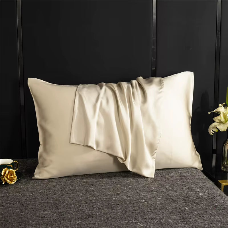 Veloura Silk silk pillowcase in Champagne